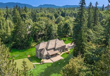 Image for story: Refined Real Estate: Regal and roomy Crafstman in Redmond lists for $4,465,000