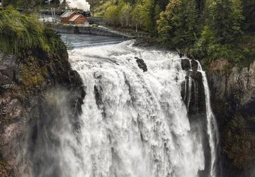 Image for story: Where to hike and chase Washington waterfalls
